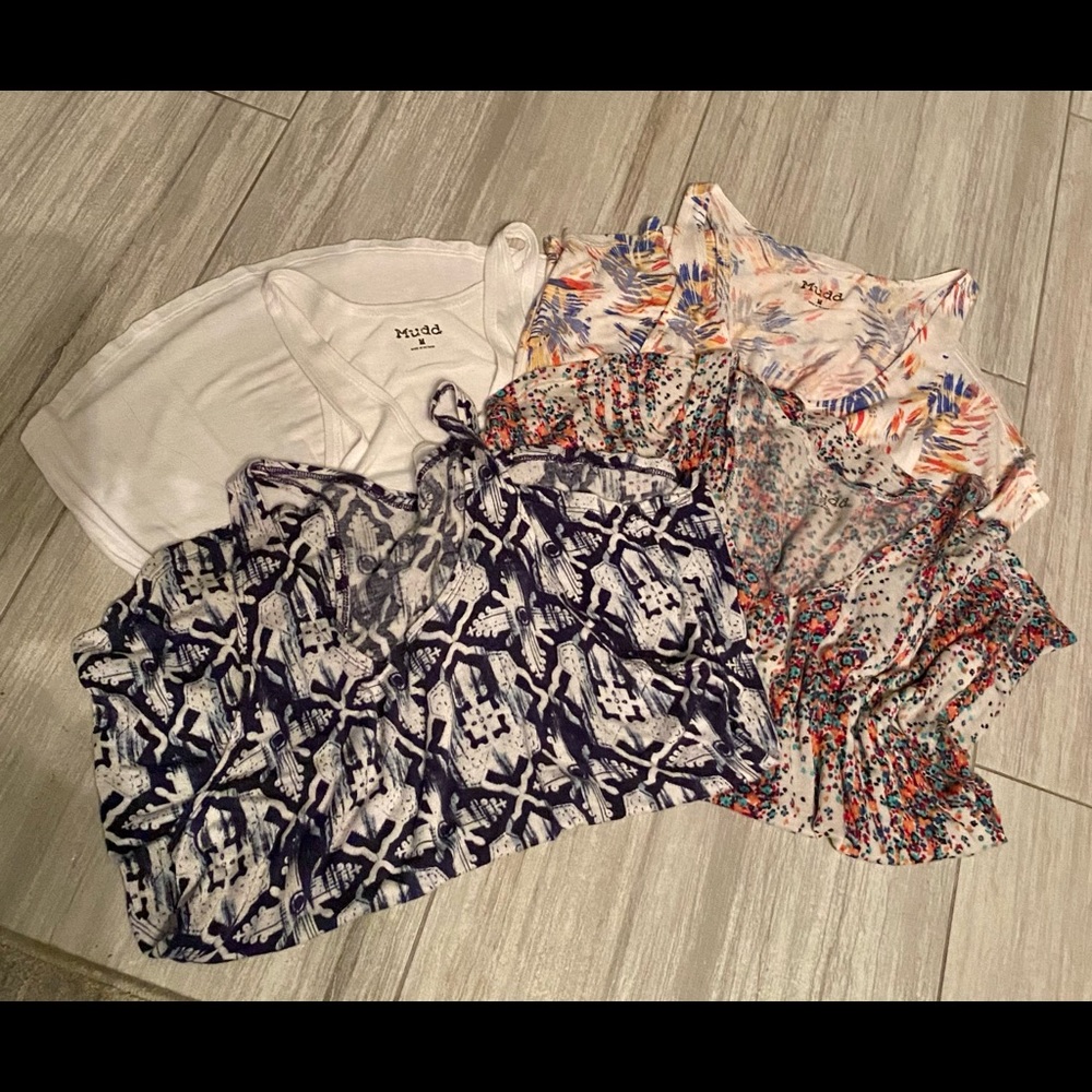 Bundle of 4 tanks